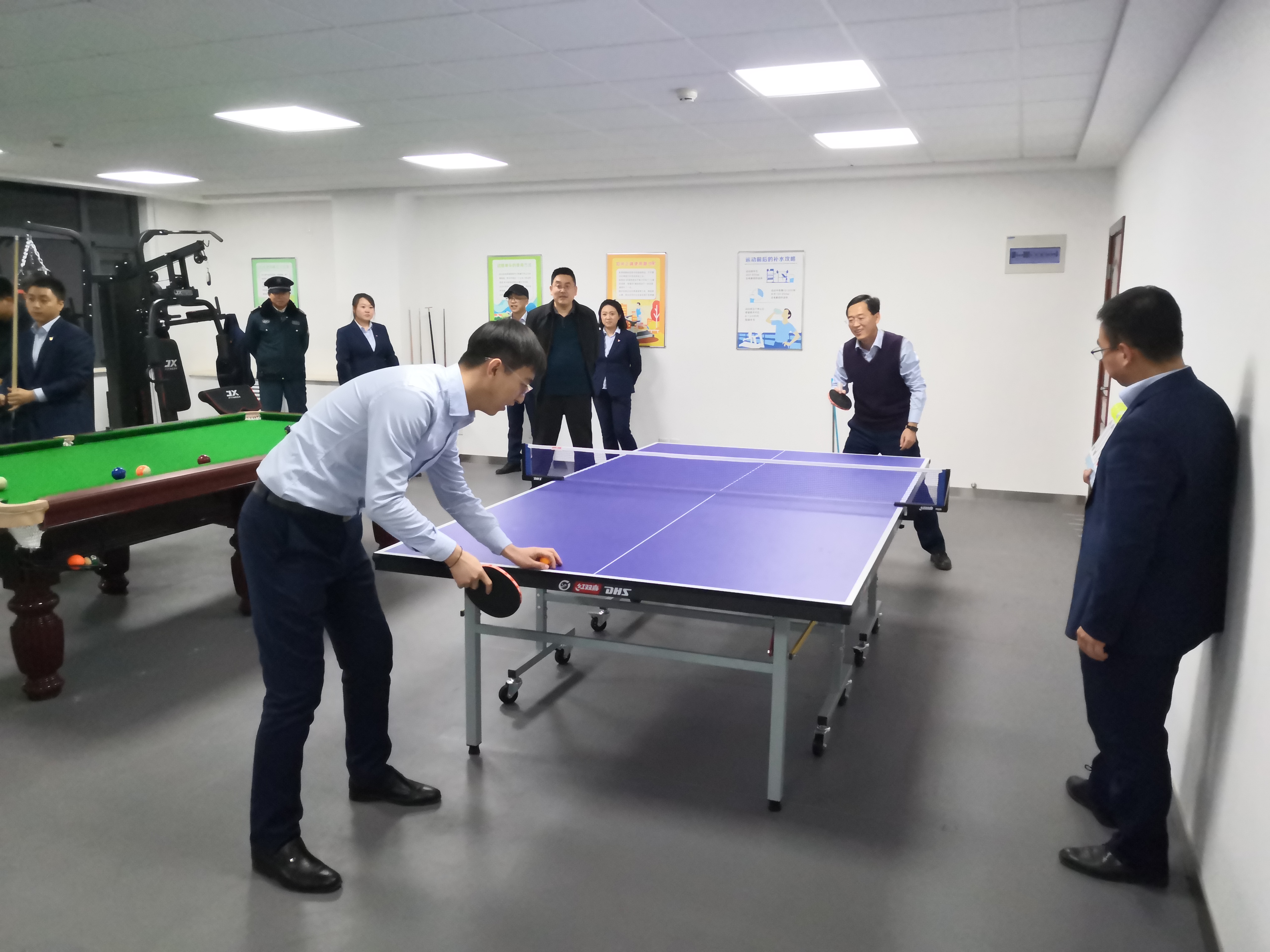 泓源公司举办“庆元旦、迎新春”职工乒乓球台球比赛(图4)